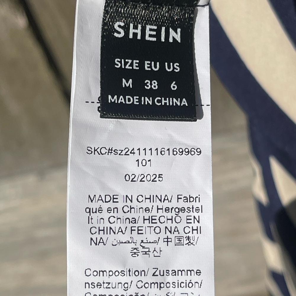 SHEIN Navy and Cream Chevron Jumpsuit Size 6 - Picture 8 of 8